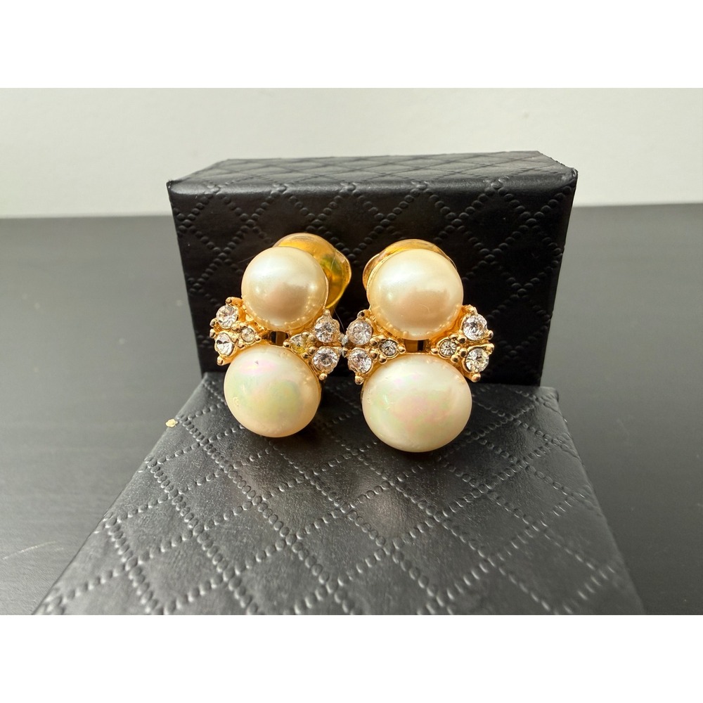 Dior Vintage Gold Tone Faux Pearl Rhinestone Clip On Earrings costume  jewelry - Picture 7 of 8